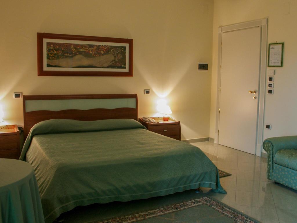 Blu Hotel San Nicola Manfredi Bagian luar foto