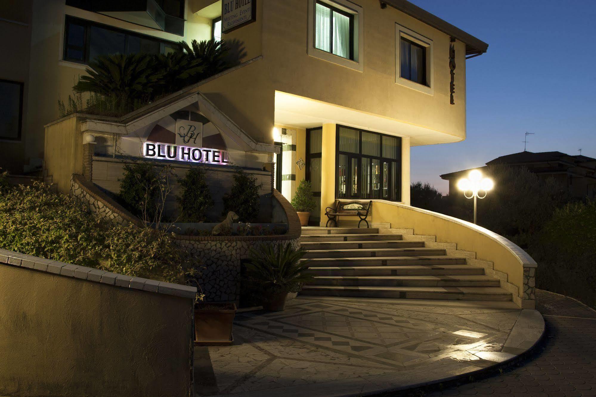 Blu Hotel San Nicola Manfredi Bagian luar foto