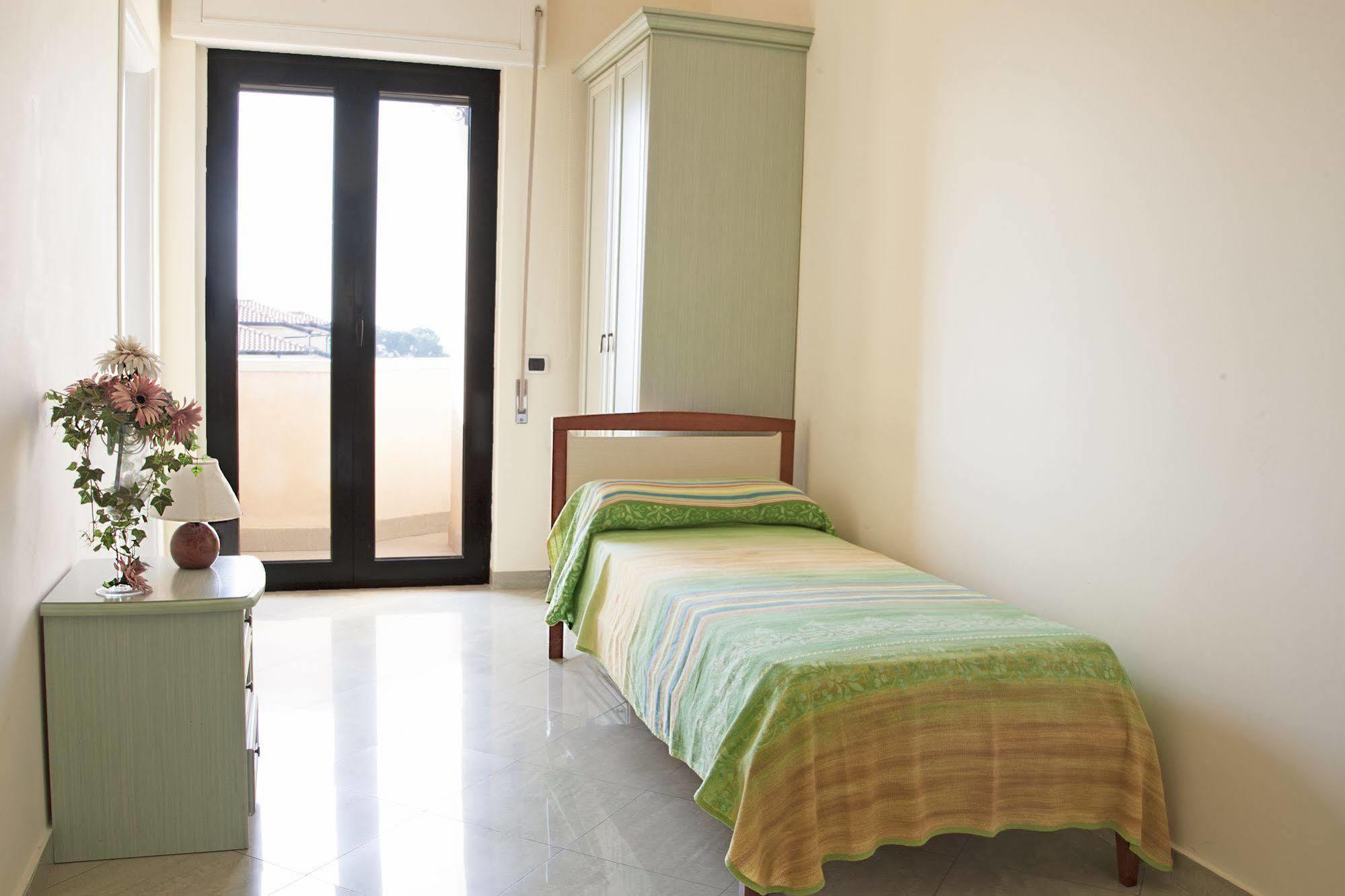 Blu Hotel San Nicola Manfredi Bagian luar foto