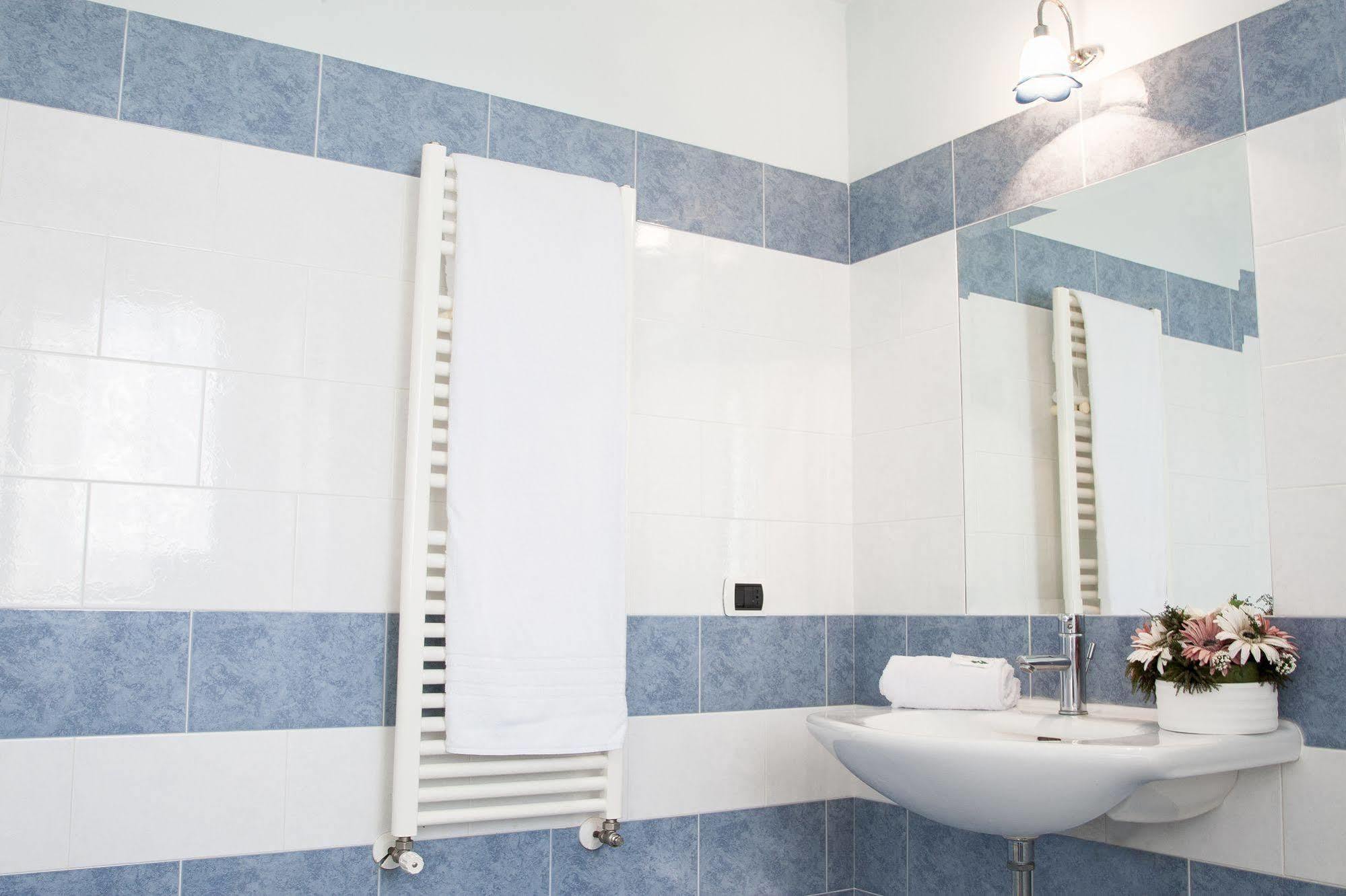 Blu Hotel San Nicola Manfredi Bagian luar foto