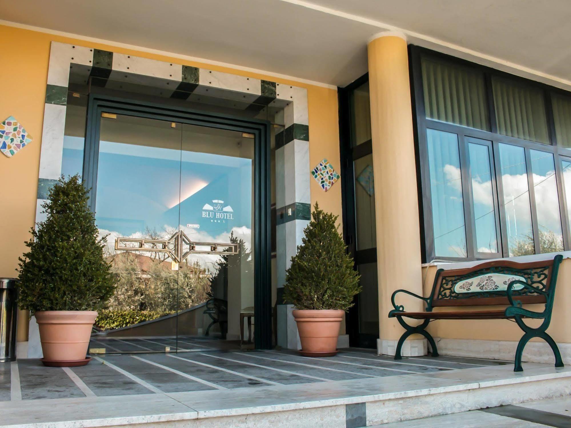 Blu Hotel San Nicola Manfredi Bagian luar foto